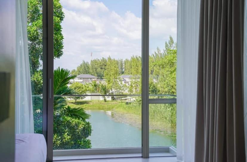 Bangtao Lagoon Vila *
